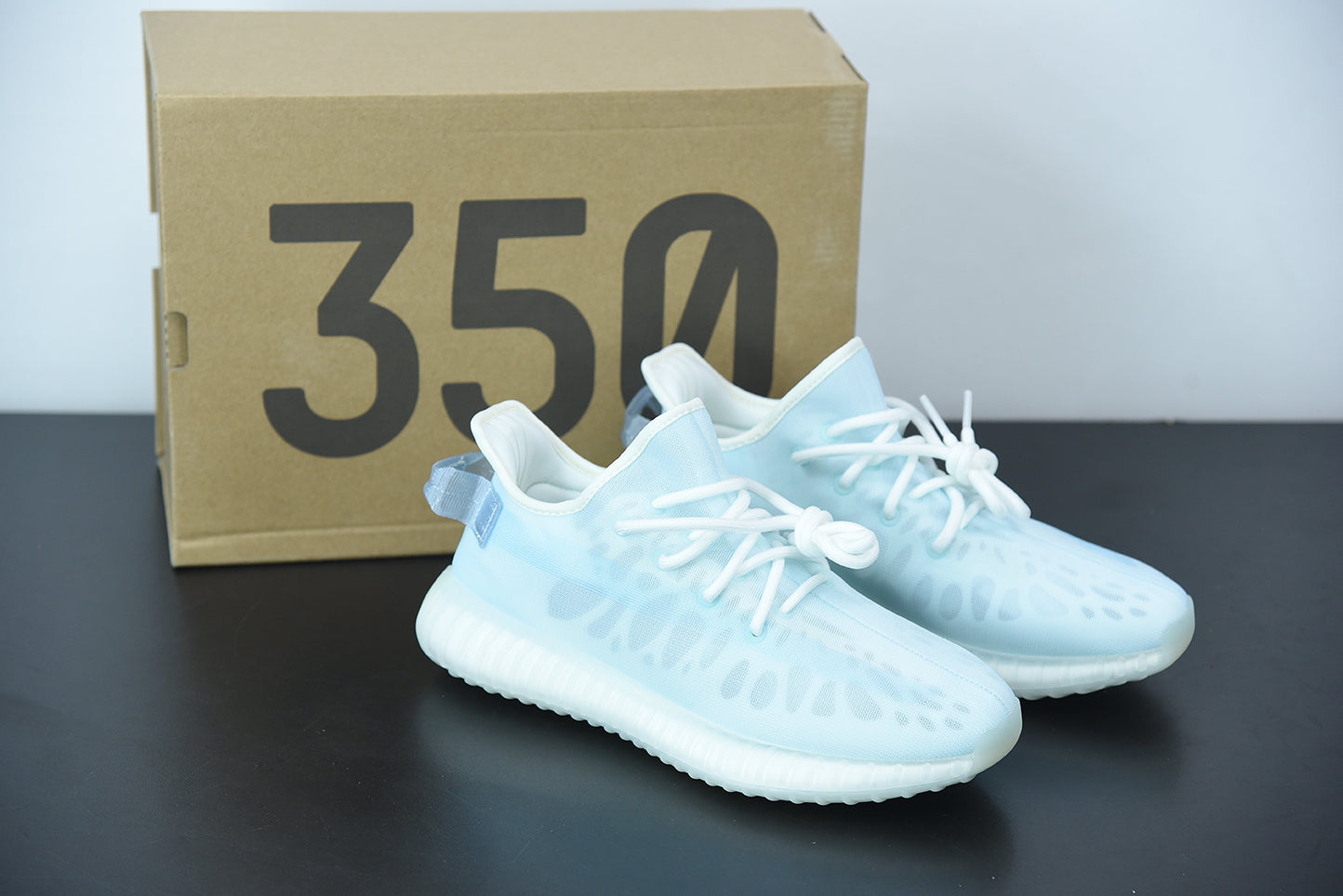 AD YZY BST 350 V2 "Mono Ice"