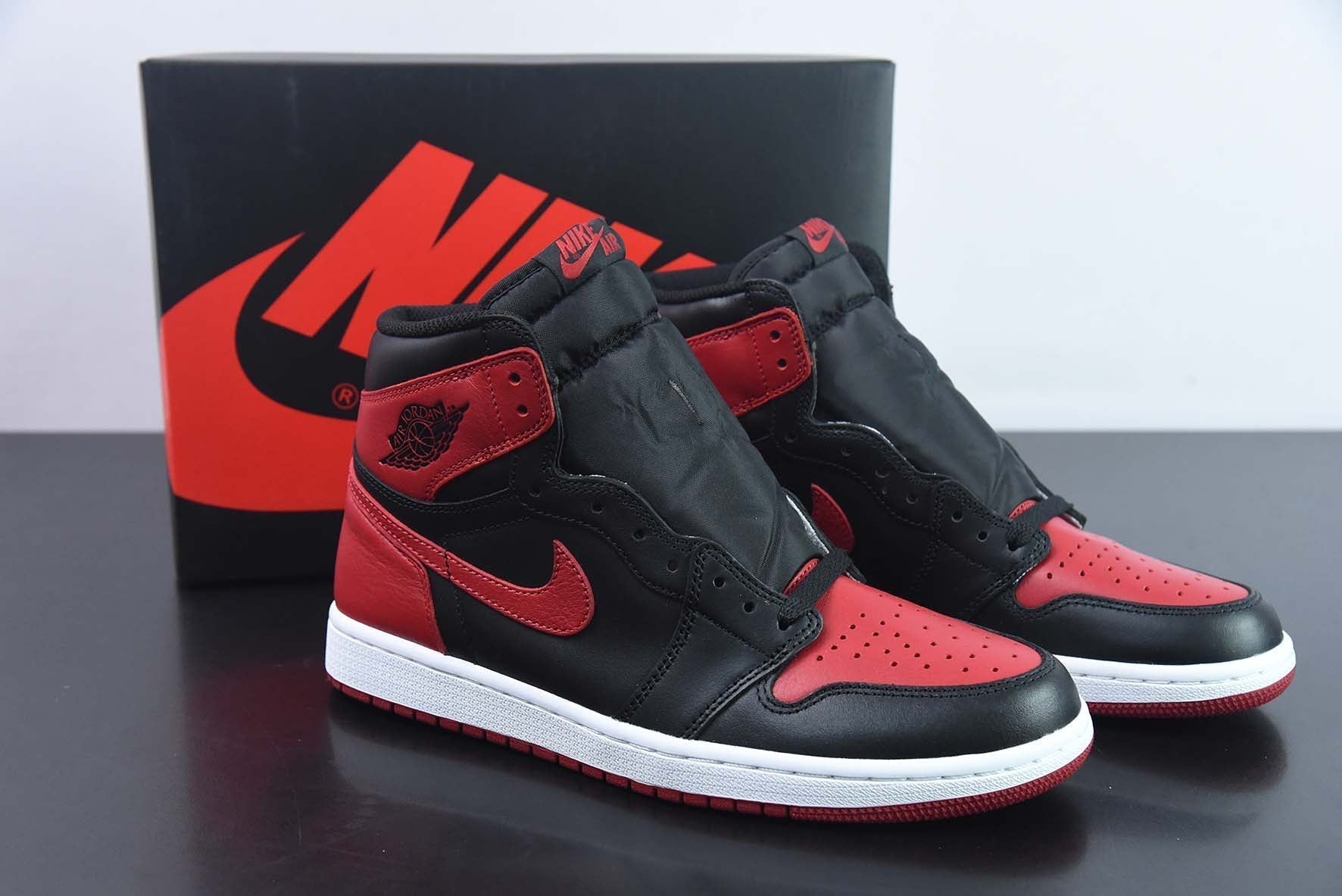AJ 1 High "Bred Banned (2016)"