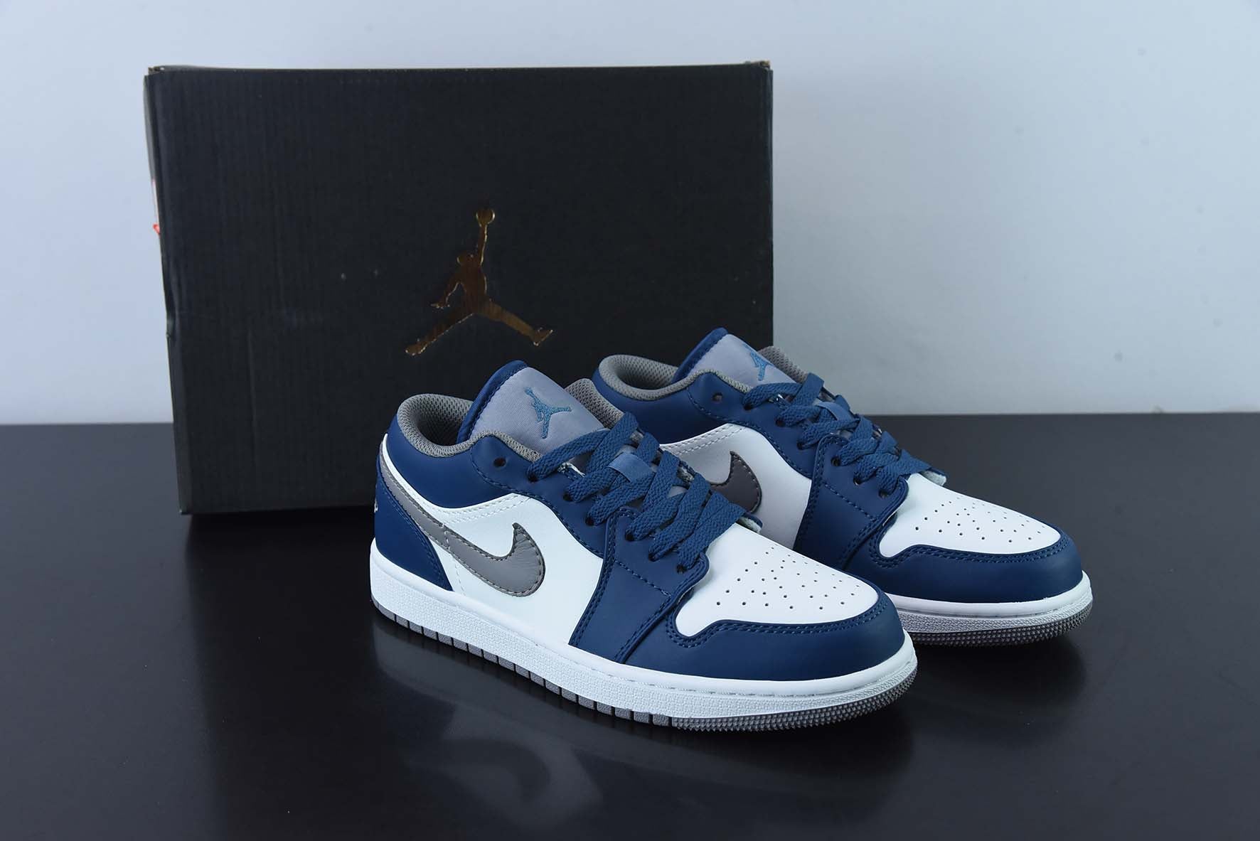 AJ 1 Low "True Blue"