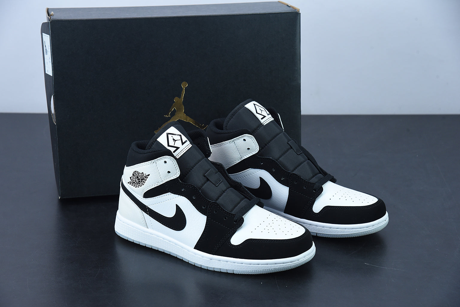 AJ 1 Mid "Diamond Shorts"