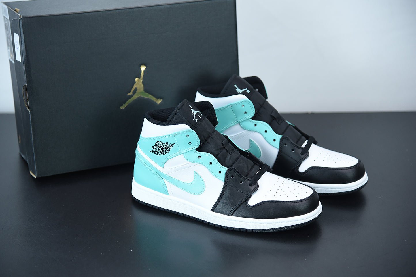 AJ 1 Mid "Island Green"