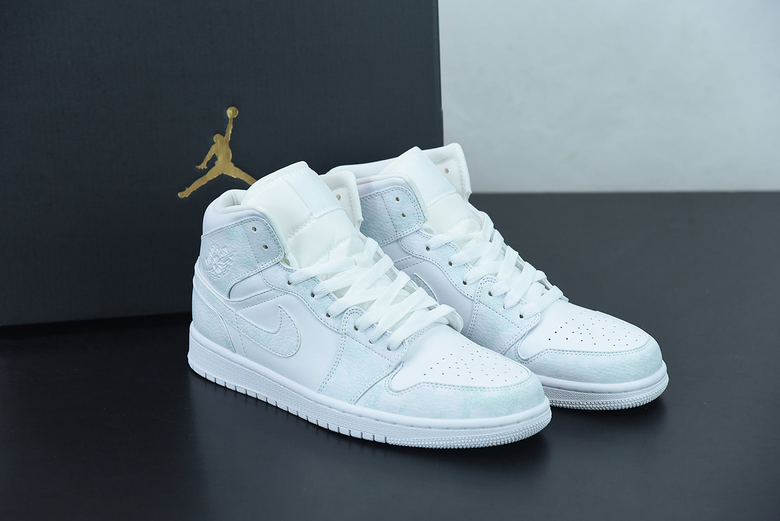 AJ 1 Mid "Triple White"