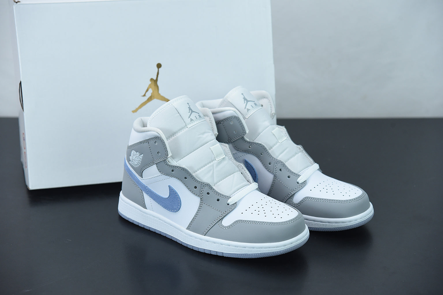 AJ 1 Mid "White Wolf Grey"