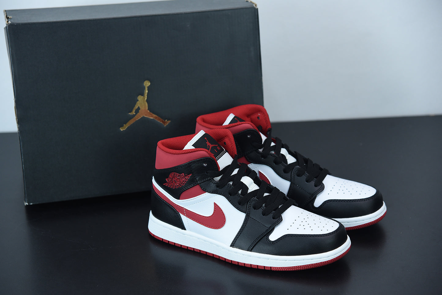 AJ 1 Mid Gym Red Black White