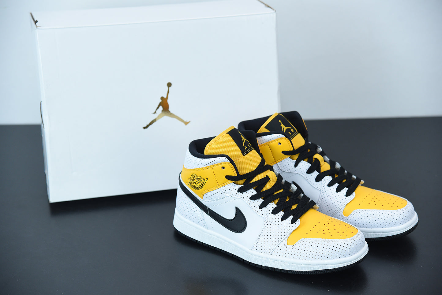 AJ 1 Mid Laser Orange