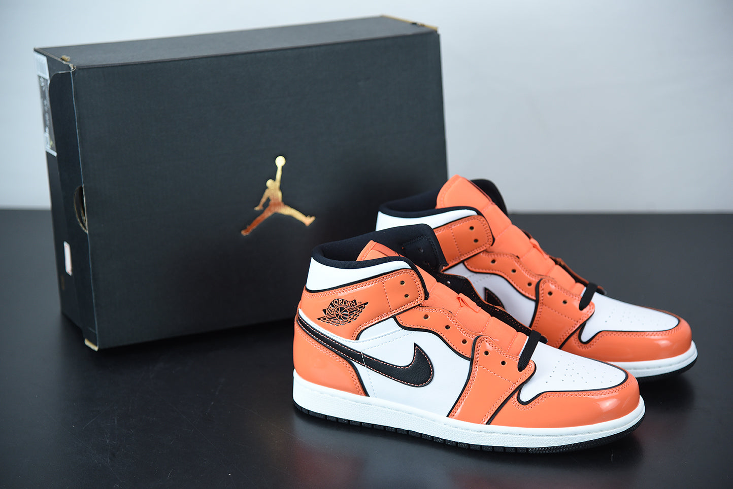 AJ 1 Mid SE Turf Orange