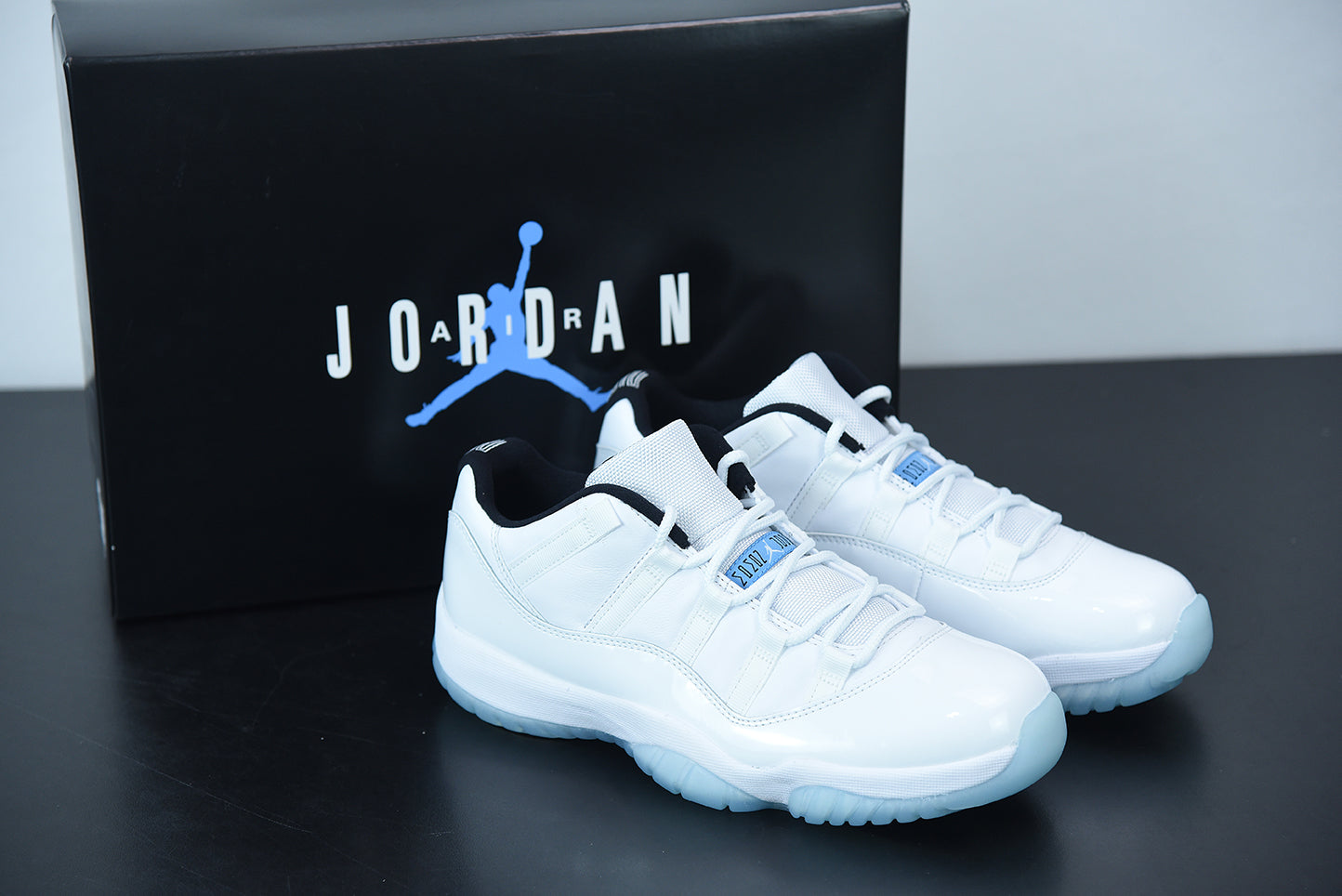 AJ 11 RT Low Legend Blue