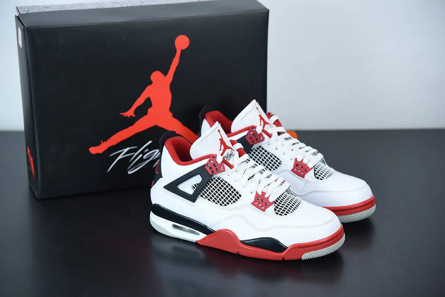 AJ 4 "Fire Red"
