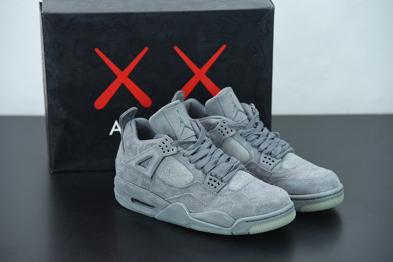 AJ 4 RT Kaws "Grey"