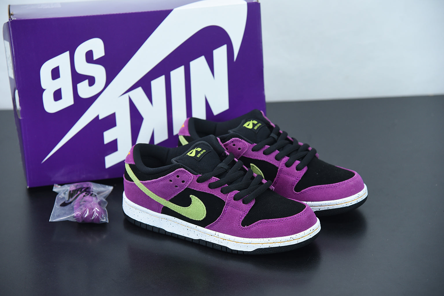 NK DK Low Pro "Red Plum"