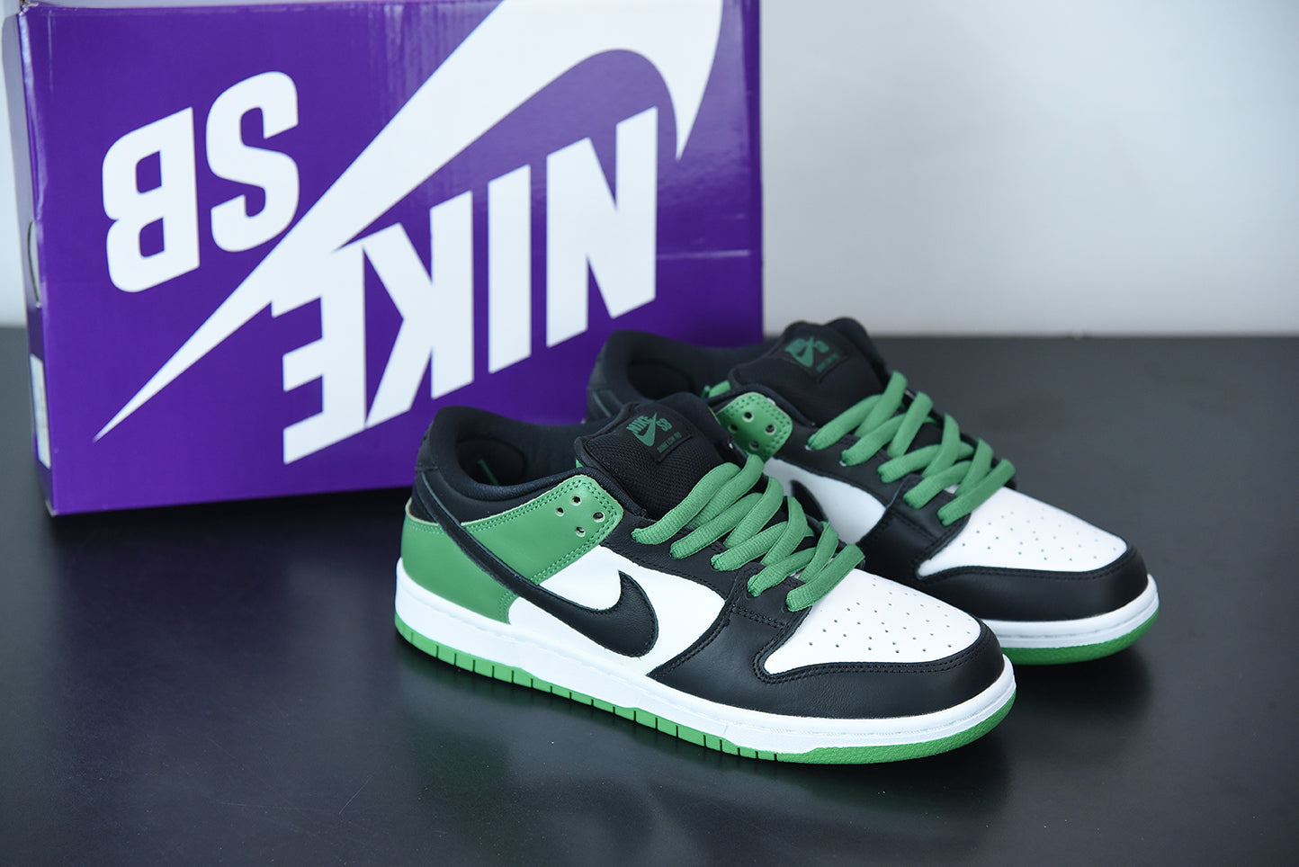 NK DK Low Pro SB 'Classic Green'