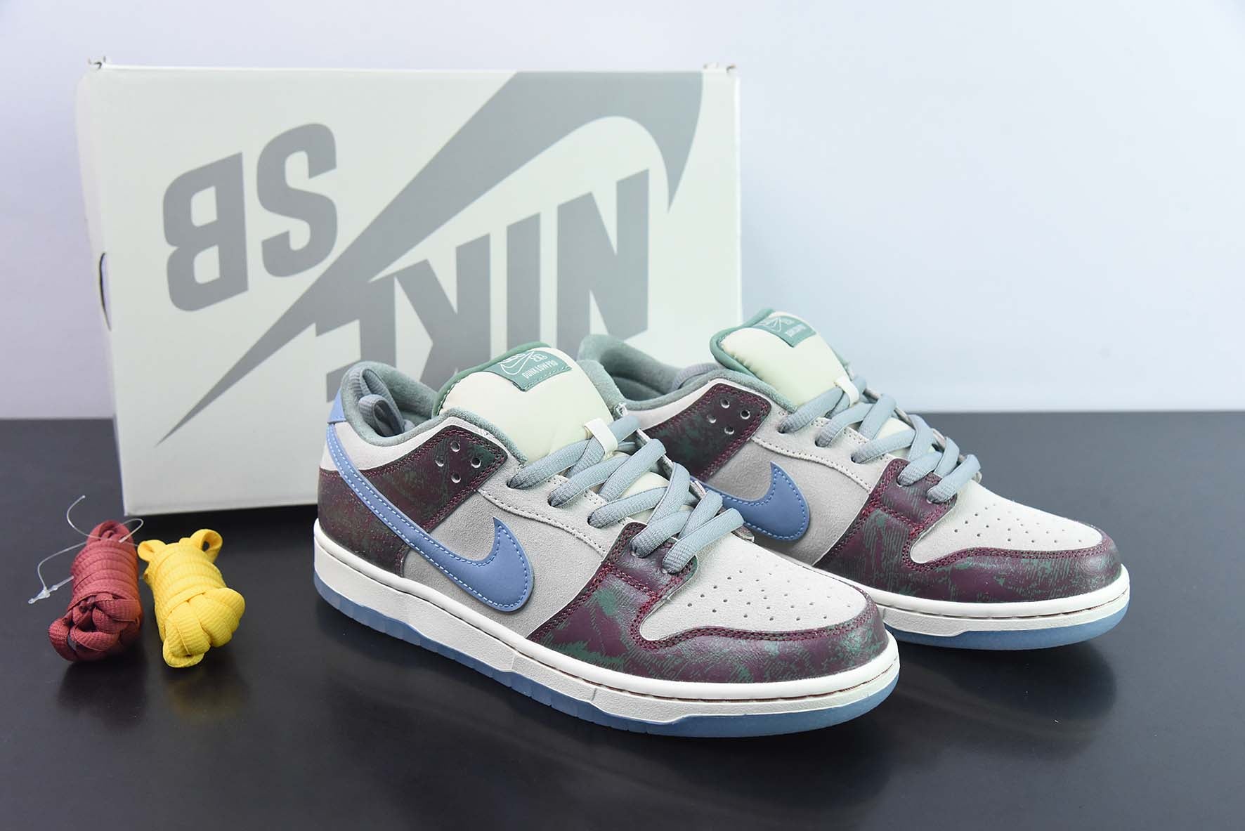 NK DK Low SB "Crenshaw Skate Club"