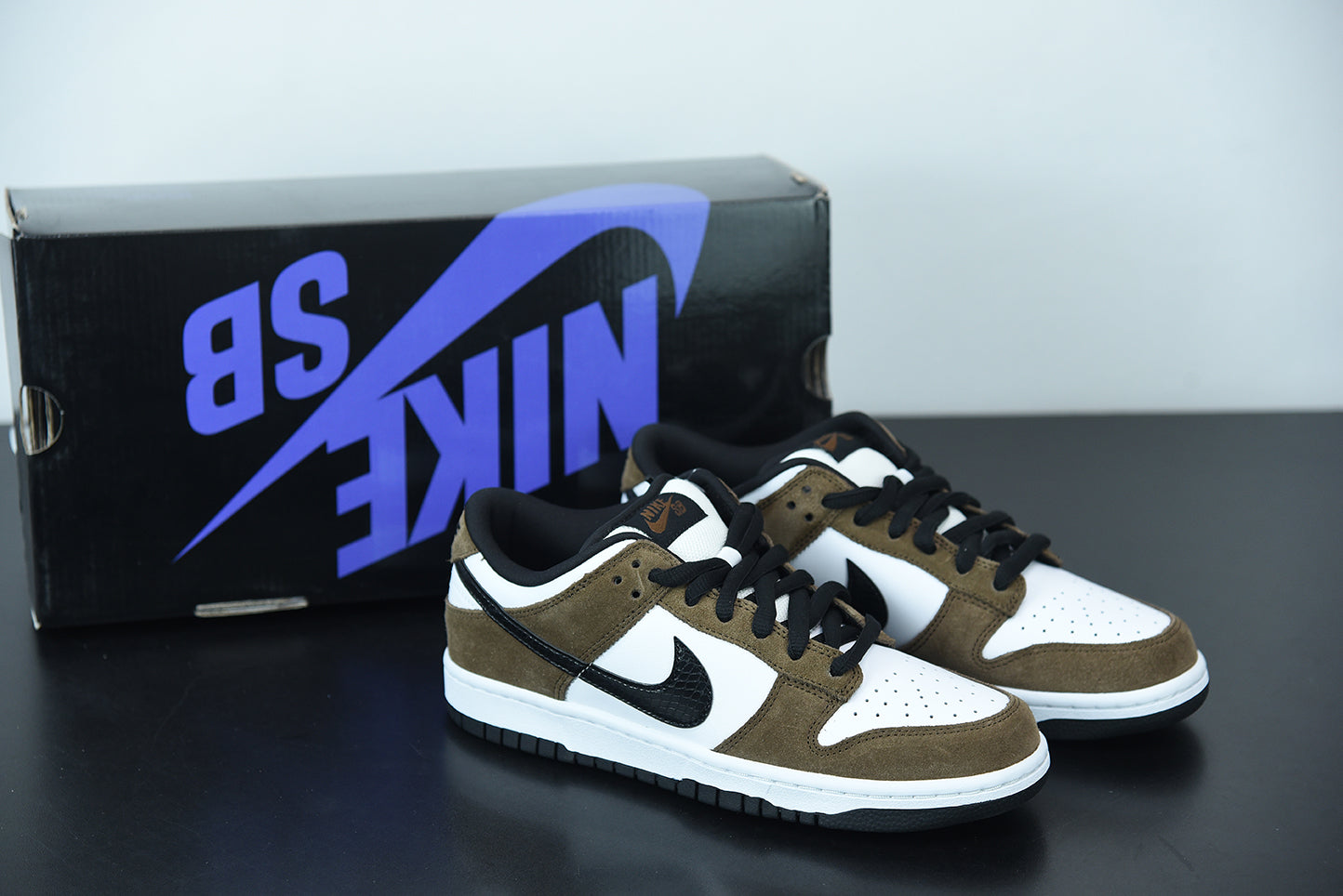 NK DK Low SB "Trail End Brown"